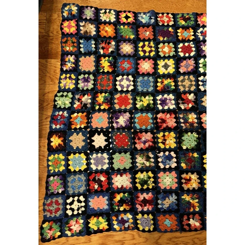 Handmade size 66x41